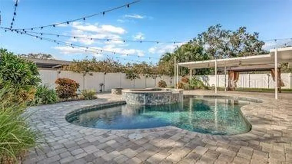173 Foxcroft Dr E. Palm Harbor FL 34683