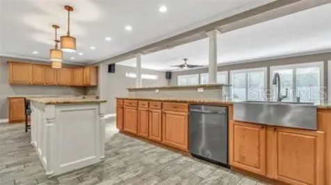 173 Foxcroft Dr E. Palm Harbor FL 34683