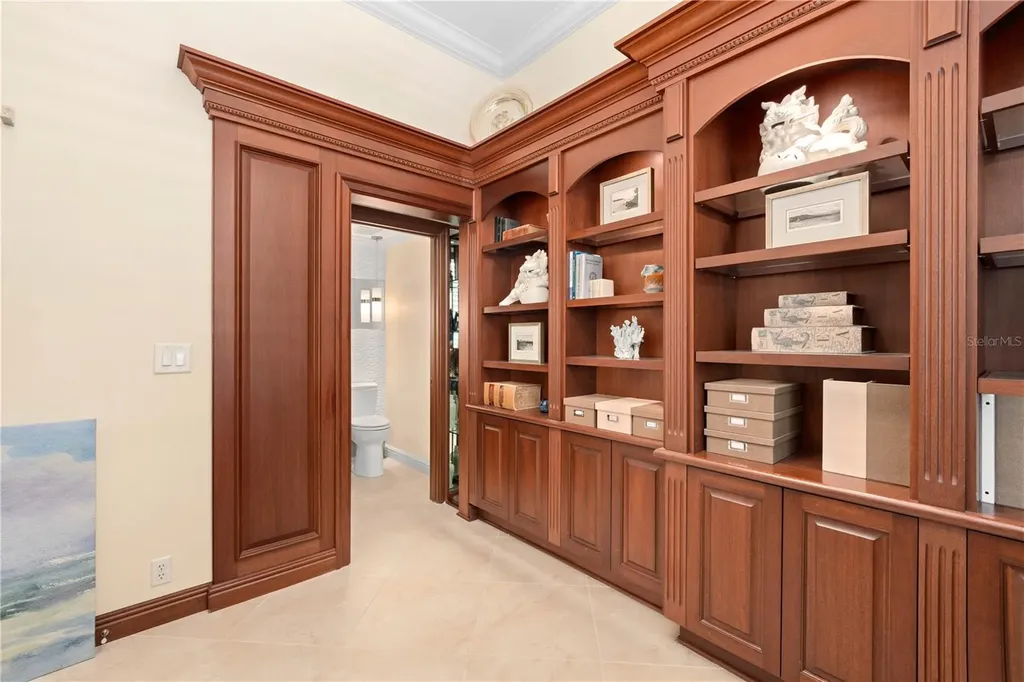 200 Cocoanut Avenue Sarasota FL 34236