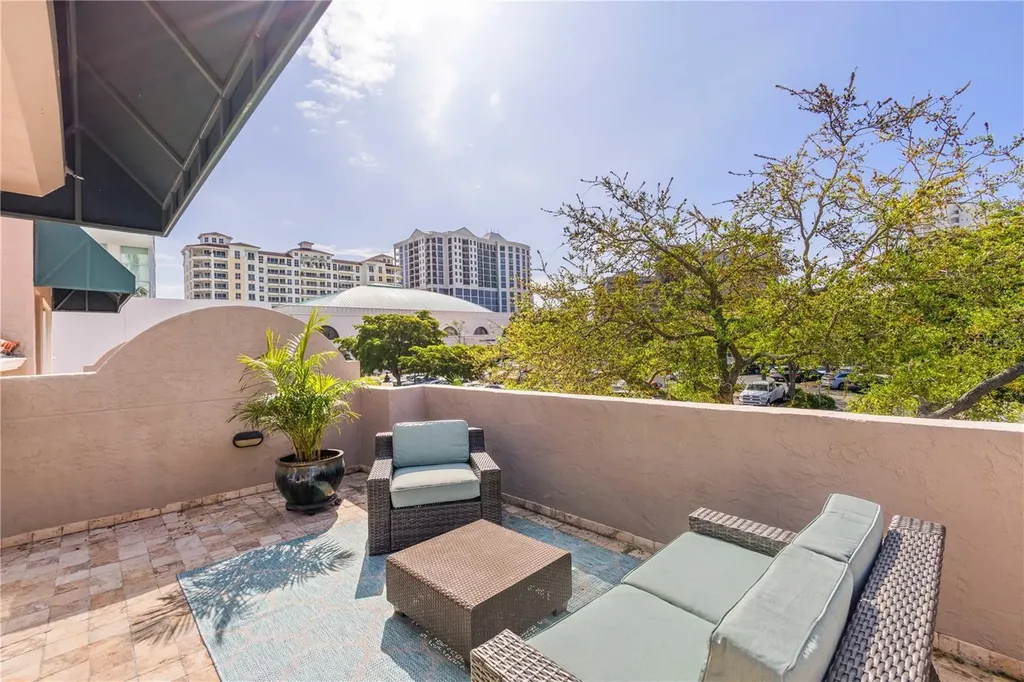 200 Cocoanut Avenue Sarasota FL 34236