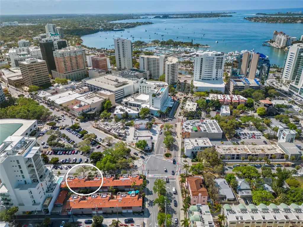 200 Cocoanut Avenue Sarasota FL 34236