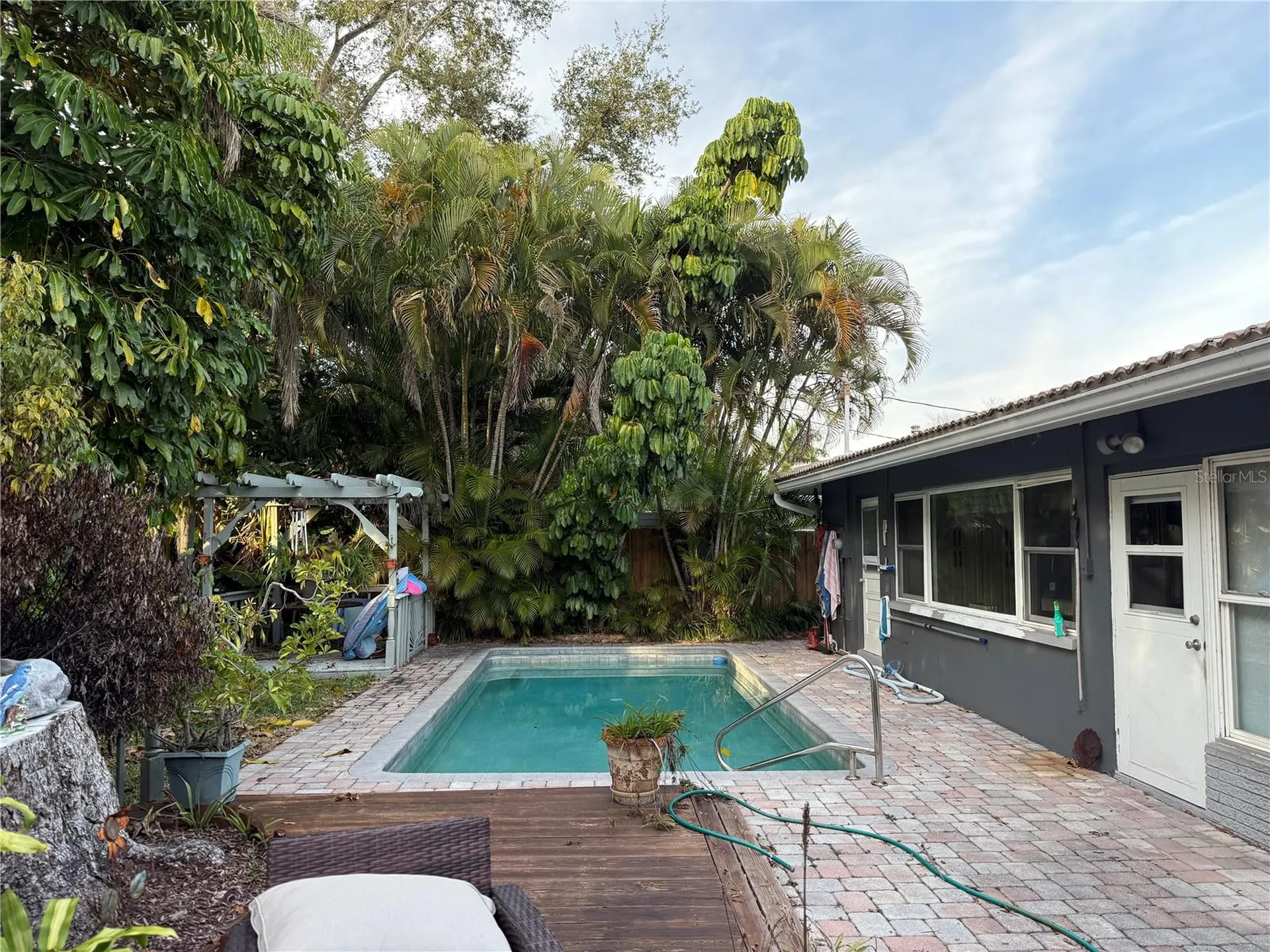 566 E Park Drive Largo FL 33771