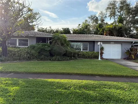 566 E Park Drive Largo FL 33771