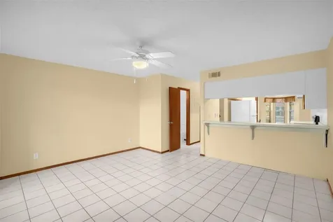 1822 Foxhall Circle Kissimmee FL 34741