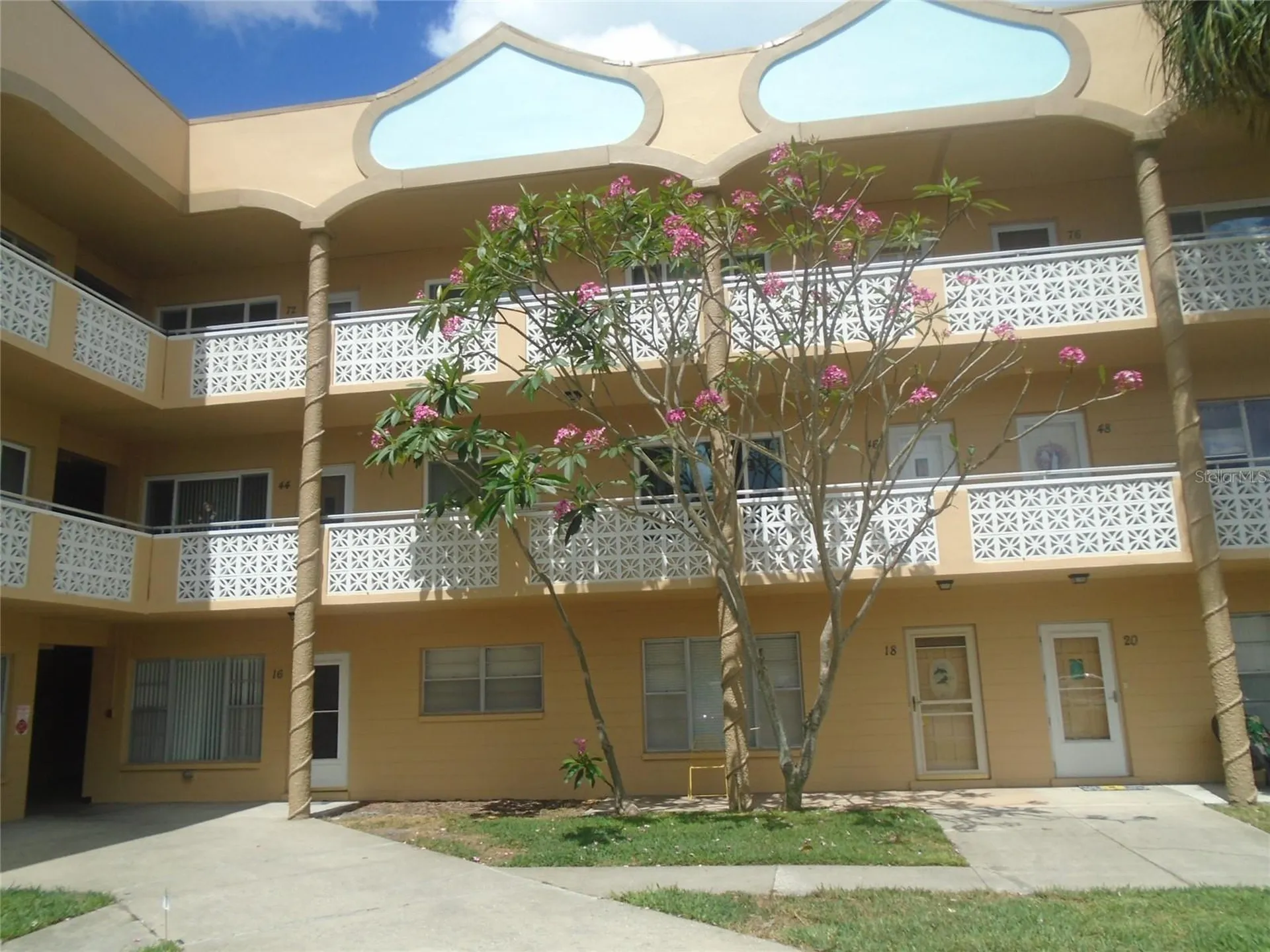 2466 Ecuadorian Way Clearwater FL 33763