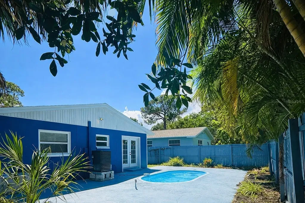 1735 Michigan Avenue NE St Petersburg FL 33703