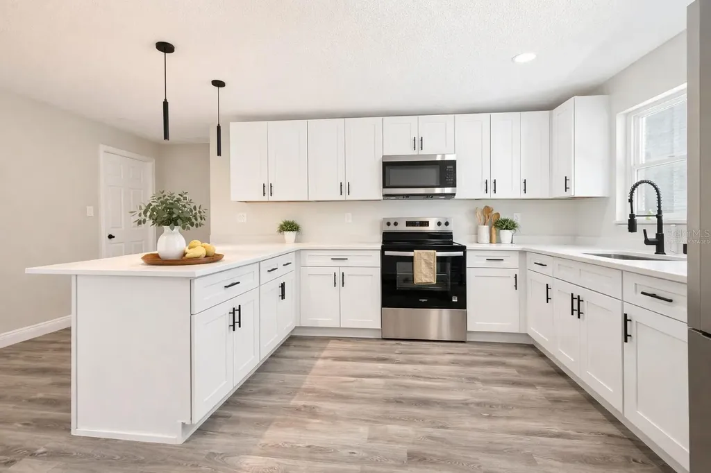 1735 Michigan Avenue NE St Petersburg FL 33703