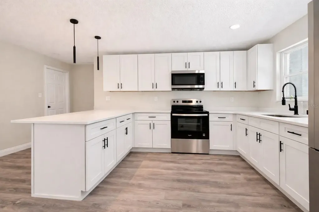 1735 Michigan Avenue NE St Petersburg FL 33703