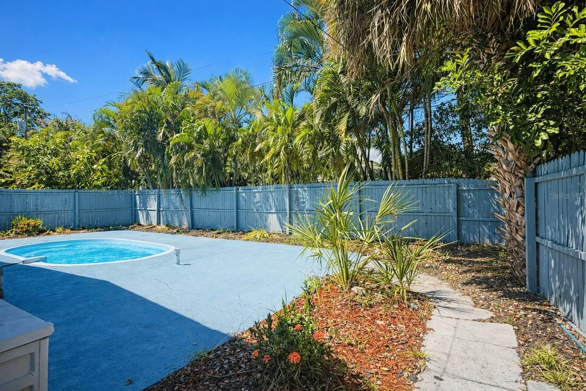 1735 Michigan Avenue NE St Petersburg FL 33703