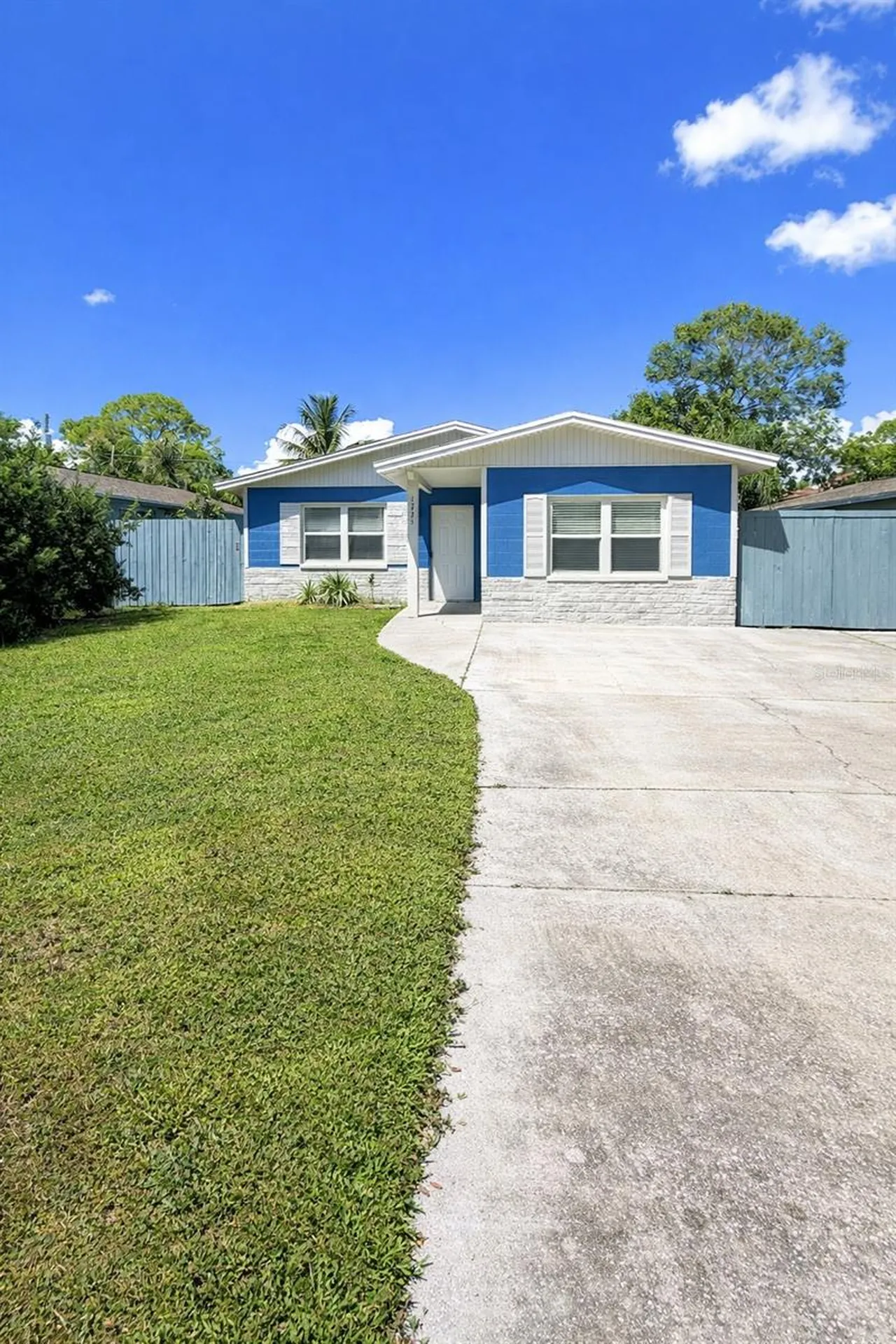 1735 Michigan Avenue NE St Petersburg FL 33703