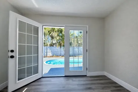 1735 Michigan Avenue NE St Petersburg FL 33703