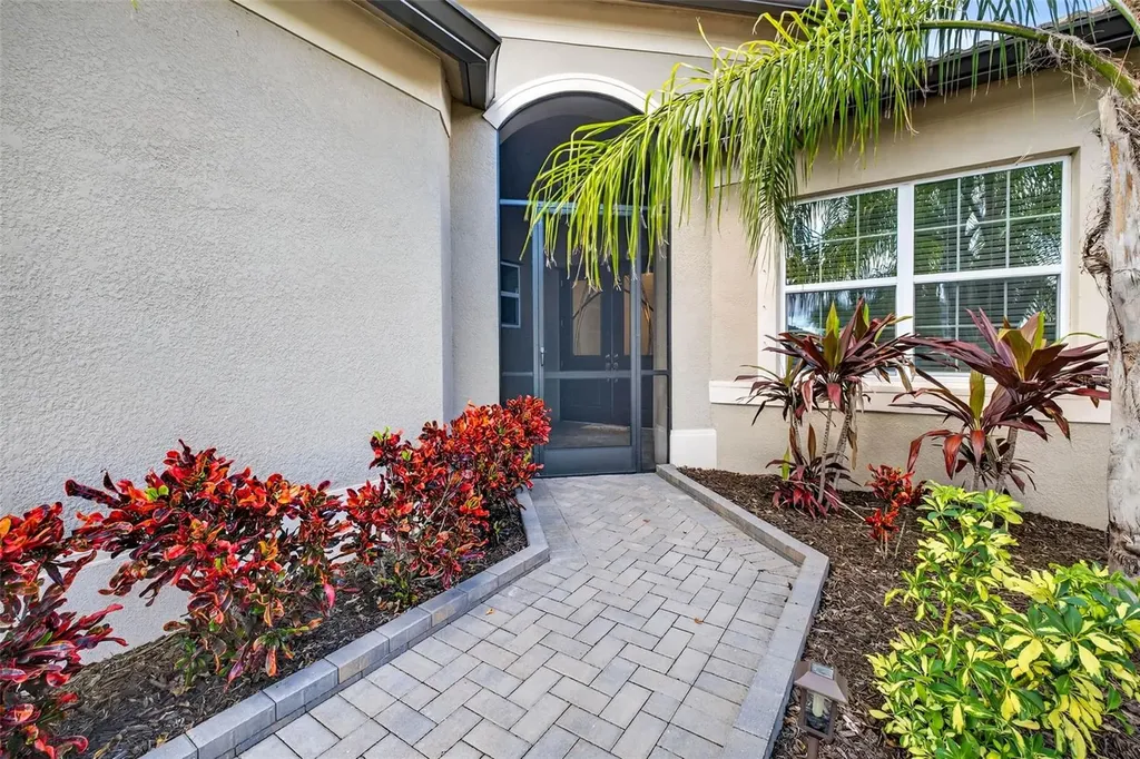 4888 Sevilla Shores Drive Wimauma FL 33598