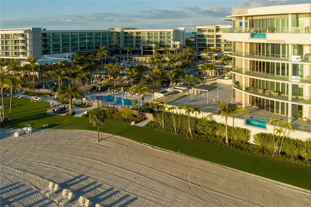1591 Gulf Of Mexico Drive Longboat Key FL 34228