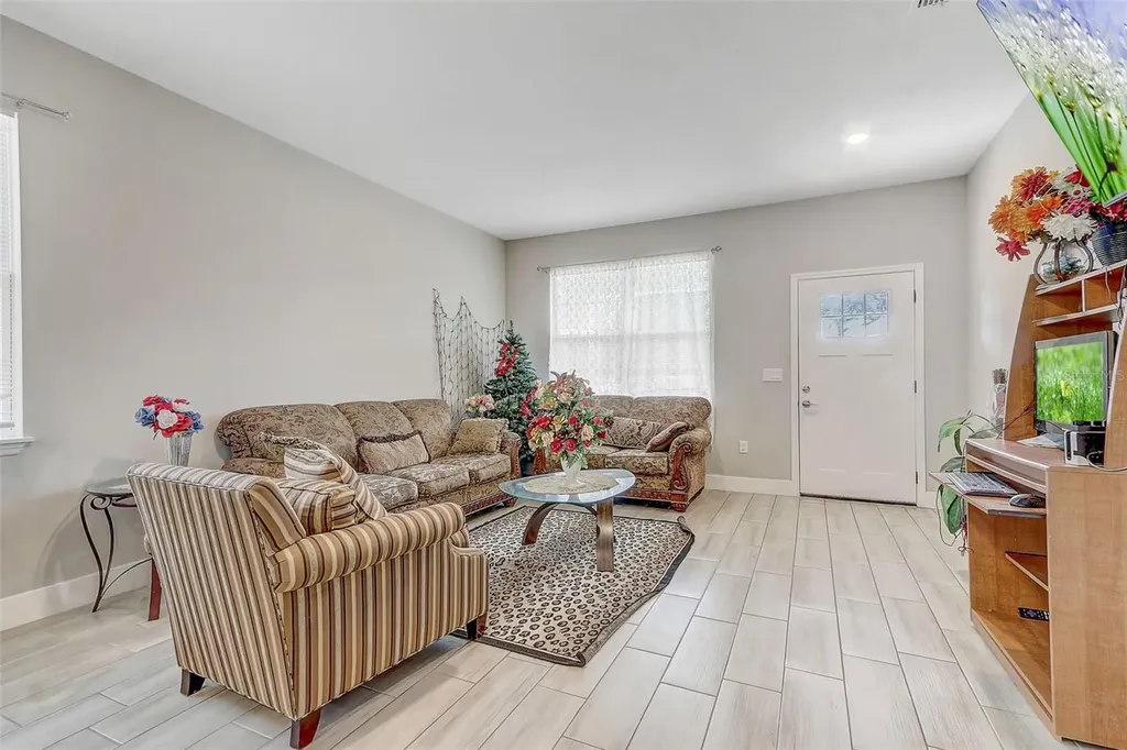 309 E 13th Street Apopka FL 32703