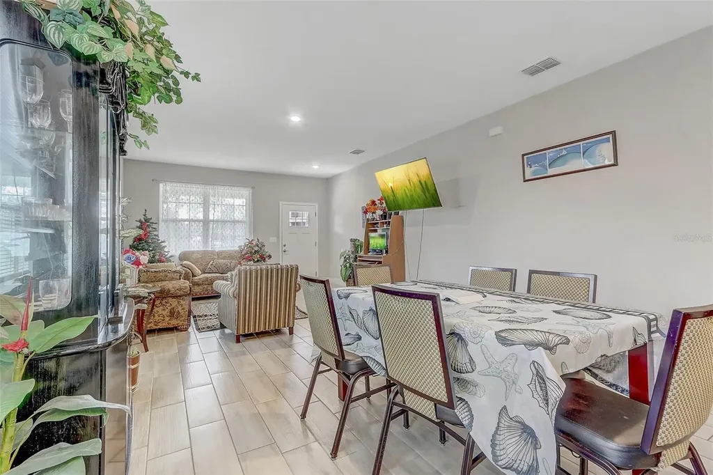 309 E 13th Street Apopka FL 32703