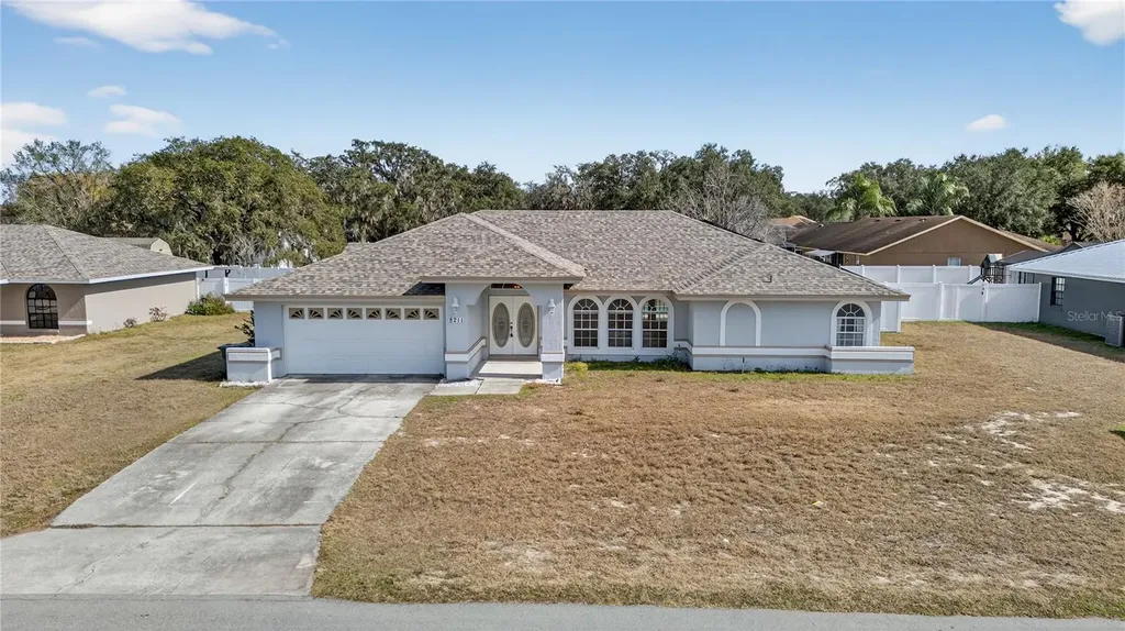 8211 Rangers Path Lakeland FL 33809