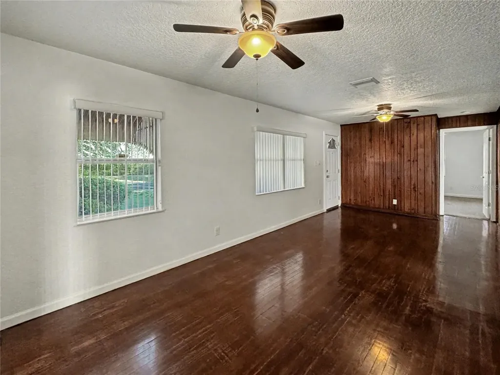 612 Kensington Street Eustis FL 32726