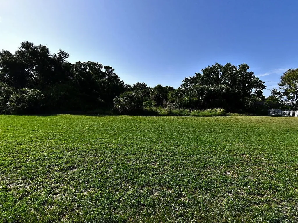 2099 S Tamiami Trail Osprey FL 34229