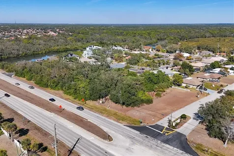 2099 S Tamiami Trail Osprey FL 34229
