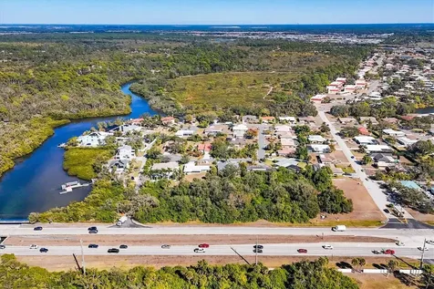 2099 S Tamiami Trail Osprey FL 34229