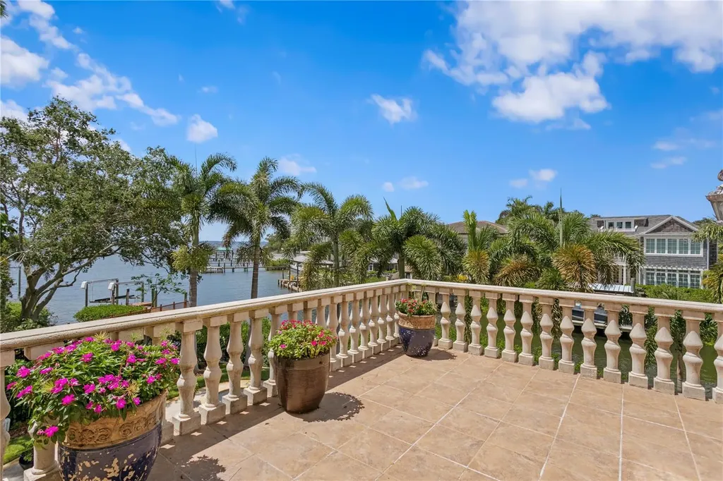 25 W Spanish Main Street Tampa FL 33609