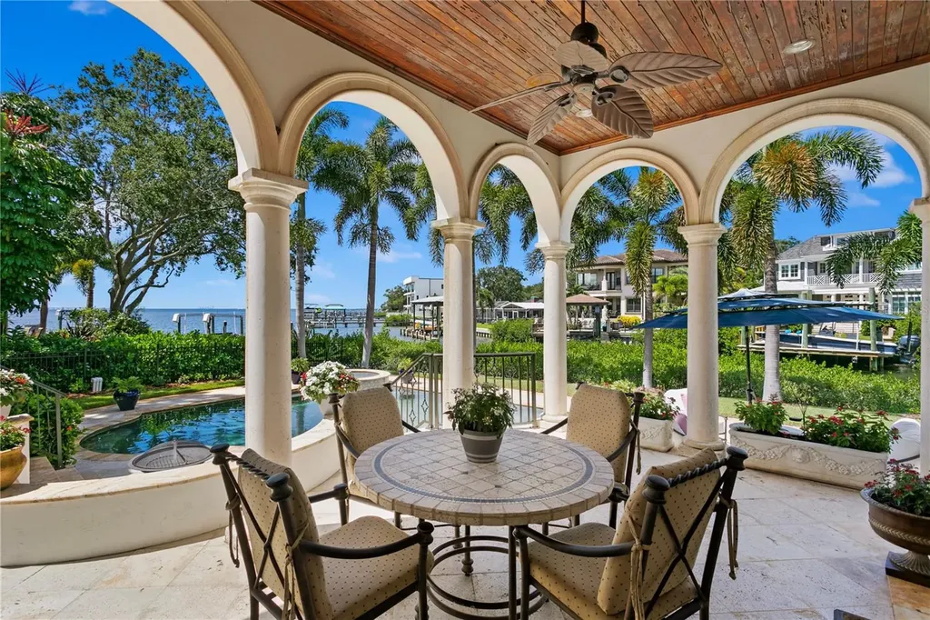 25 W Spanish Main Street Tampa FL 33609