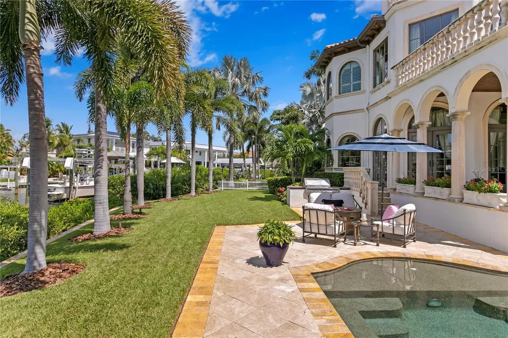 25 W Spanish Main Street Tampa FL 33609