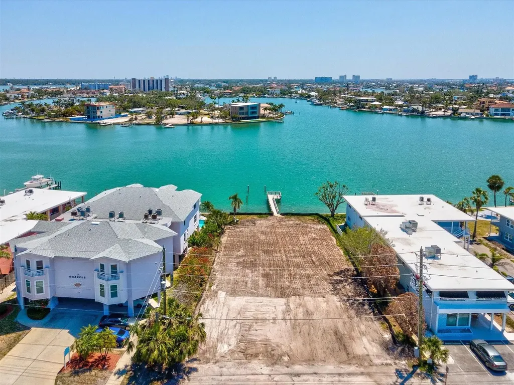 141 104th Avenue Treasure Island FL 33706