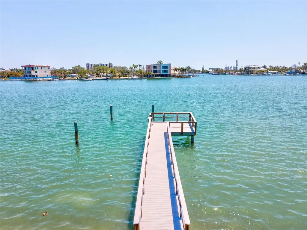 141 104th Avenue Treasure Island FL 33706