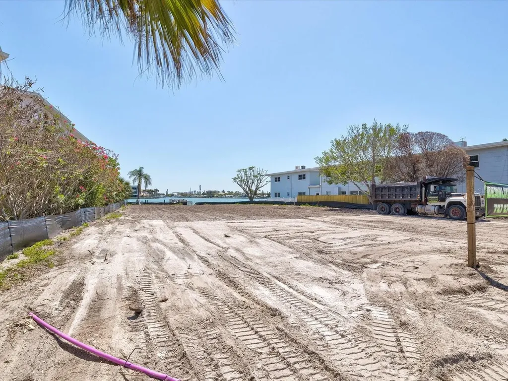 141 104th Avenue Treasure Island FL 33706