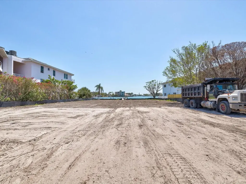 141 104th Avenue Treasure Island FL 33706