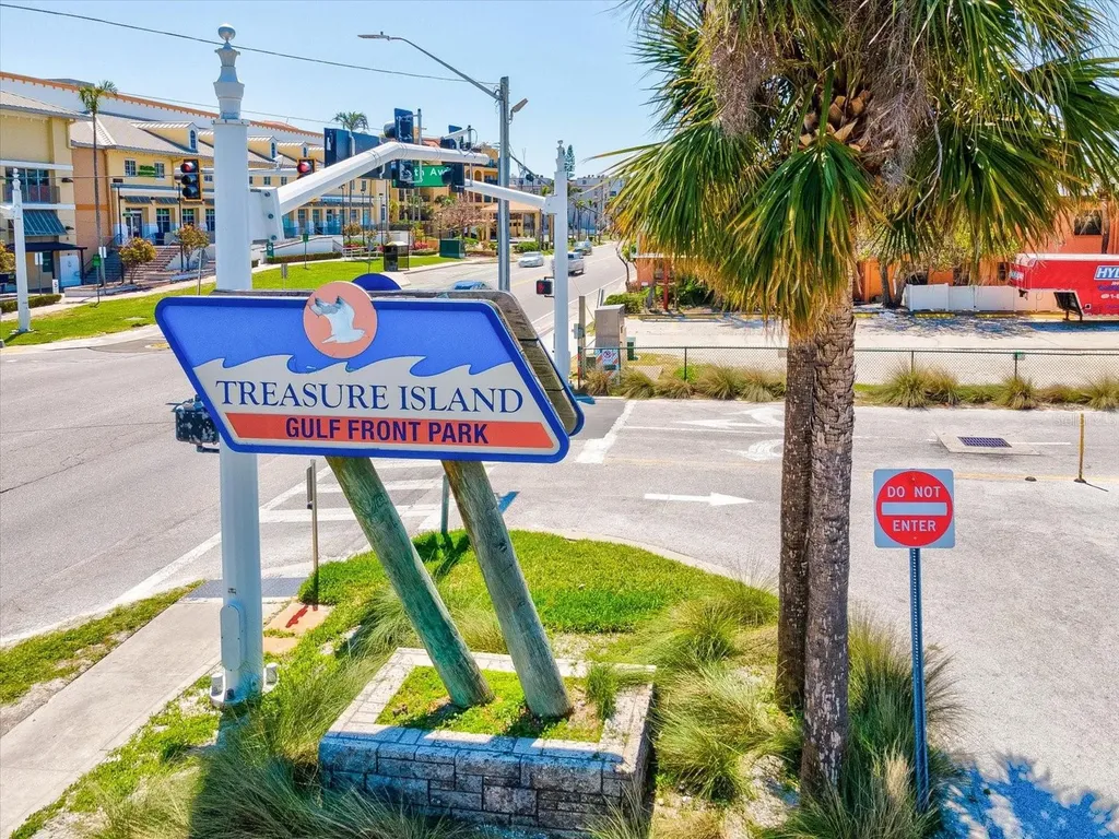 141 104th Avenue Treasure Island FL 33706