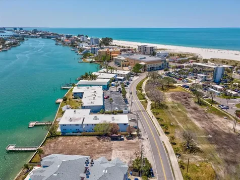 141 104th Avenue Treasure Island FL 33706