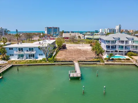 141 104th Avenue Treasure Island FL 33706
