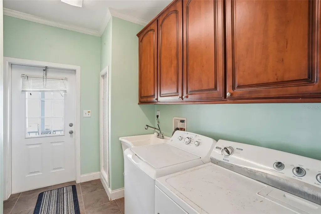 8461 Kinglet Drive Englewood FL 34224