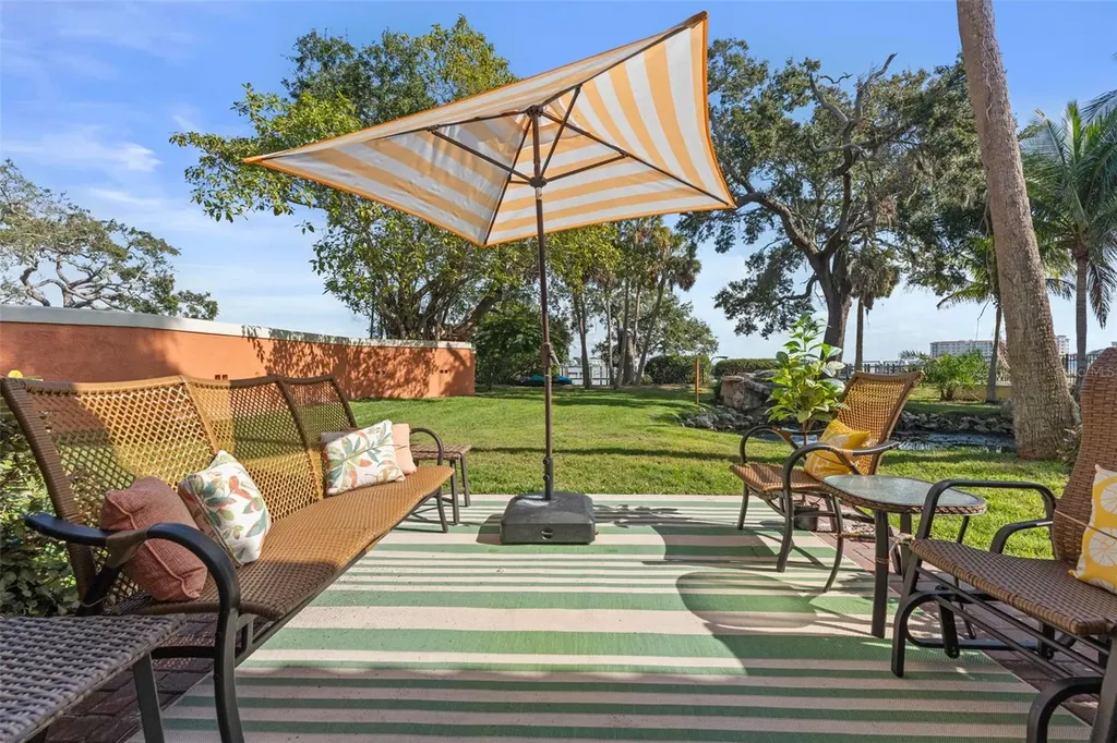 144 Banyan Bay Drive St Petersburg FL 33705