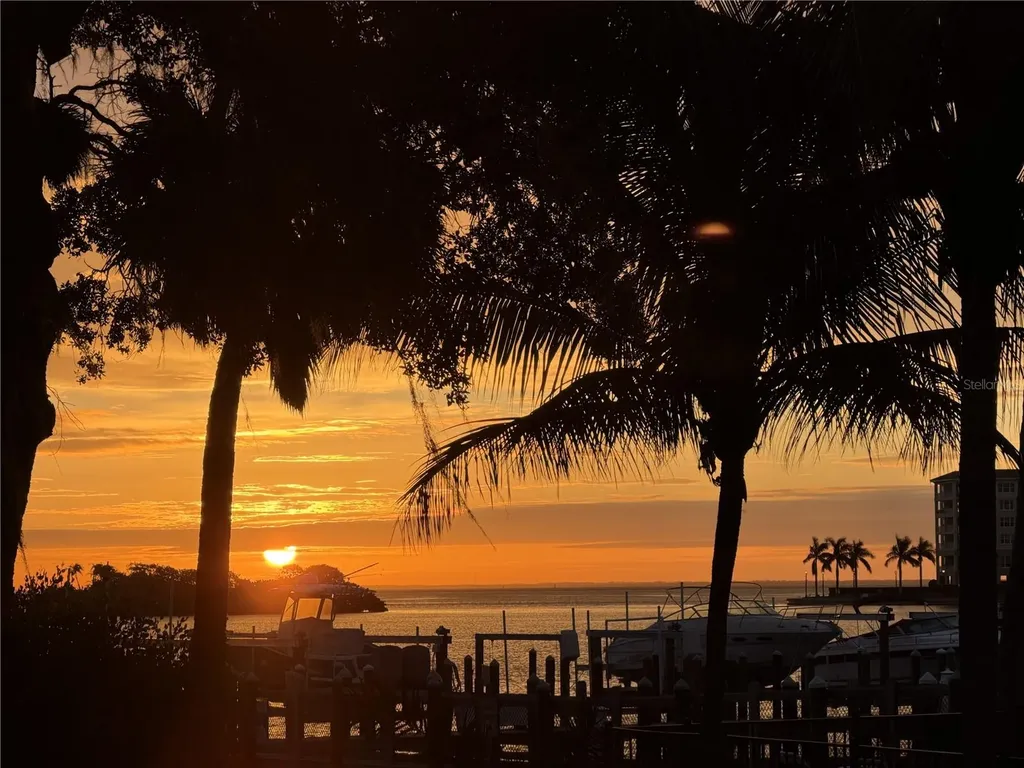 144 Banyan Bay Drive St Petersburg FL 33705