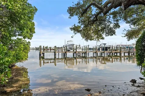 144 Banyan Bay Drive St Petersburg FL 33705
