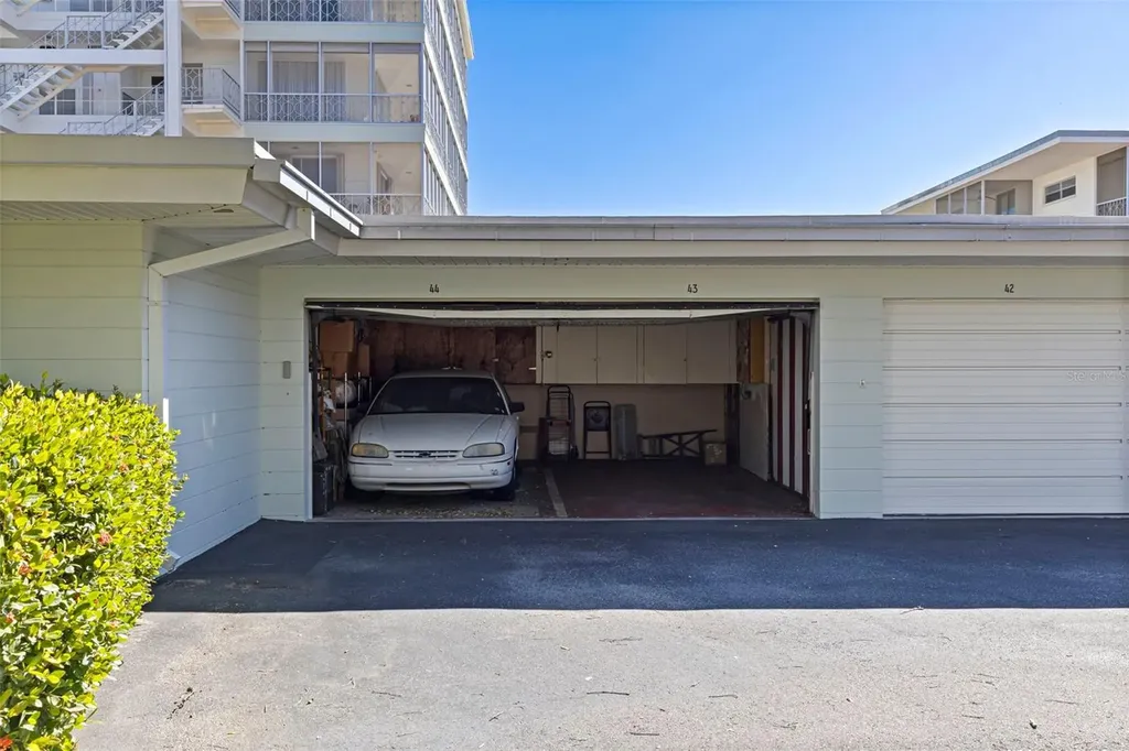 1036 North Shore Drive NE St Petersburg FL 33701