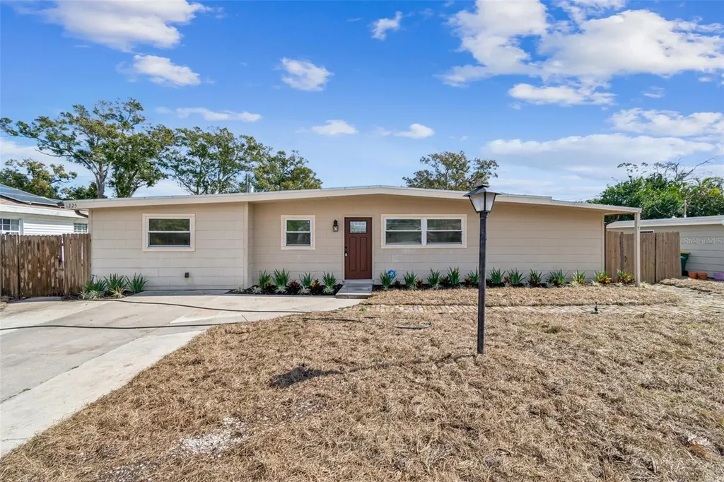 1225 Lynn Avenue Clearwater FL 33755