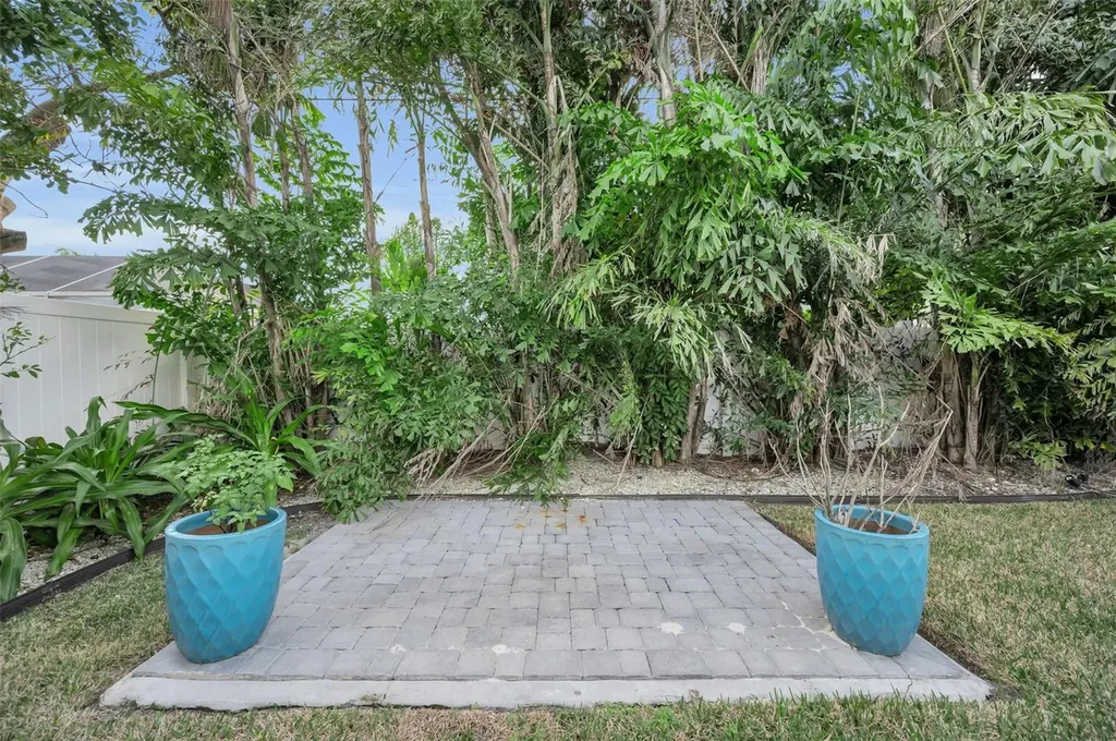 15812 3rd Street E Redington Beach FL 33708
