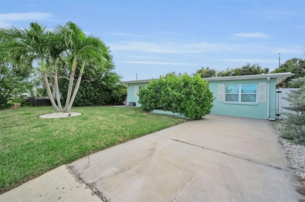 15812 3rd Street E Redington Beach FL 33708