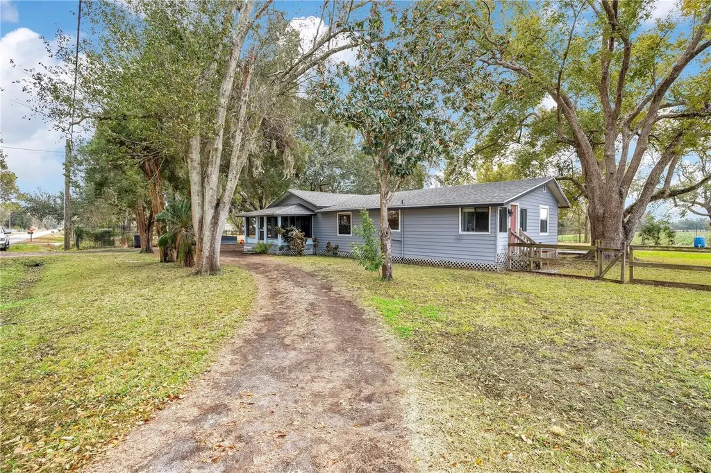 13713 Walden Sheffield Road Dover FL 33527
