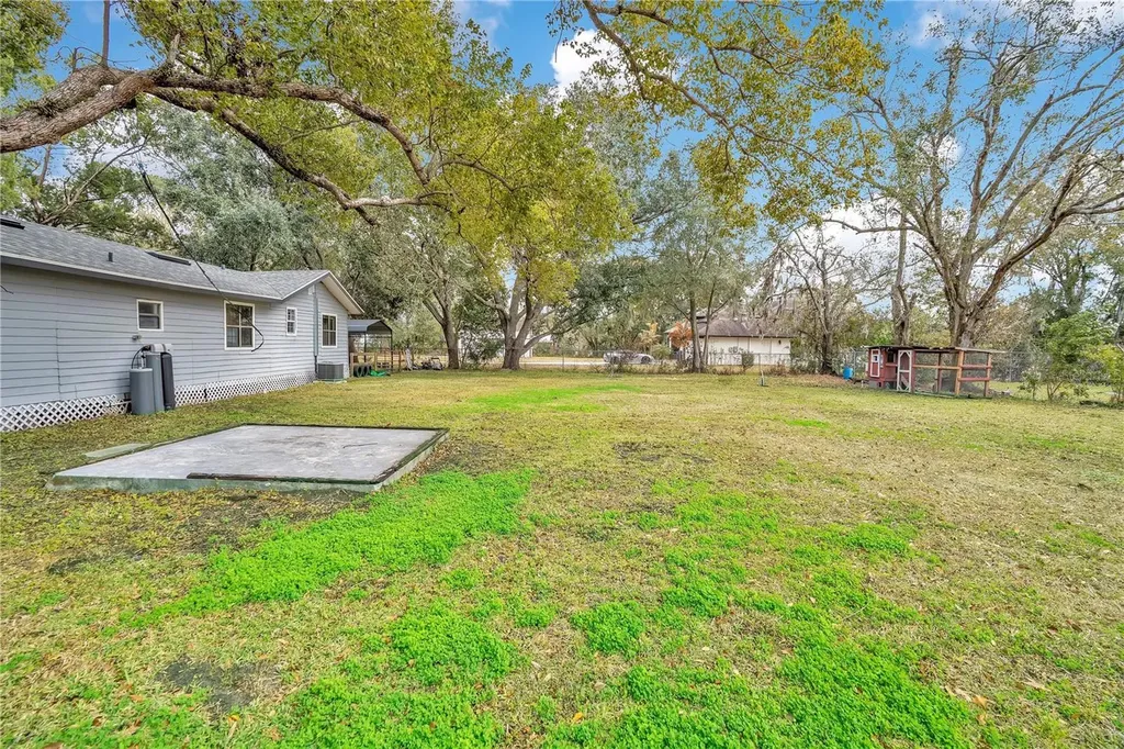 13713 Walden Sheffield Road Dover FL 33527