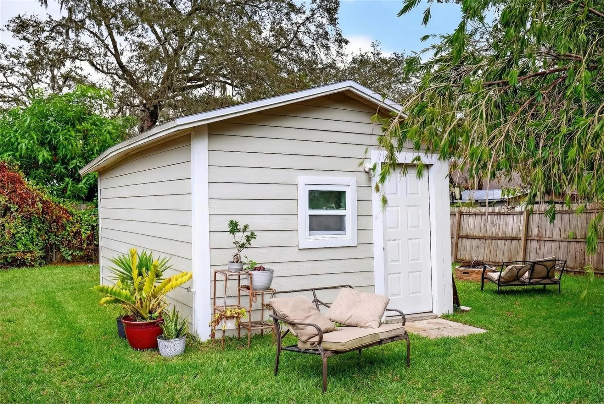 8917 N Willow Avenue Tampa FL 33604