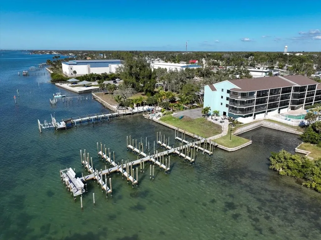 53 W Bay Heights Avenue Englewood FL 34223