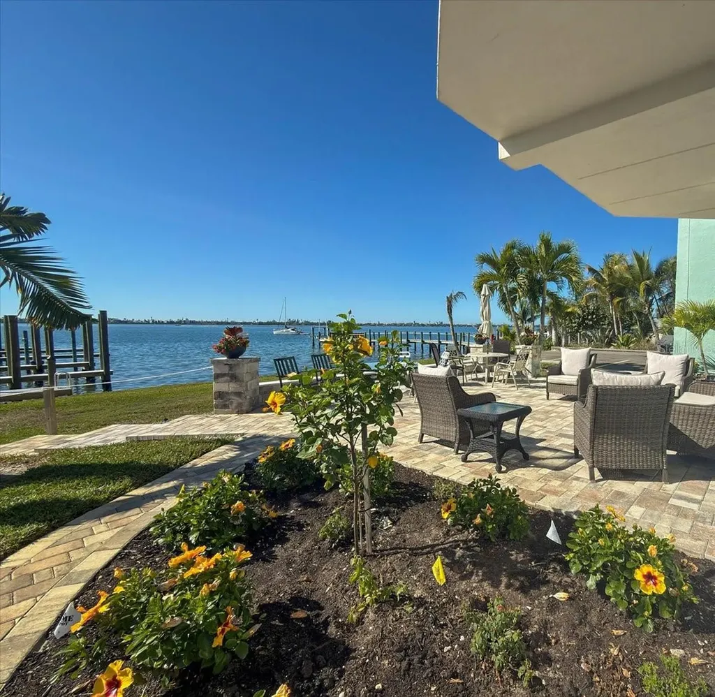 53 W Bay Heights Avenue Englewood FL 34223