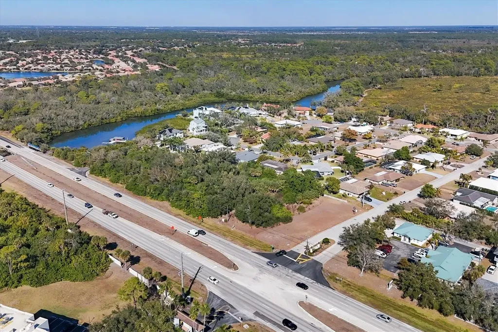 2099 S Tamiami Trail N Osprey FL 34229