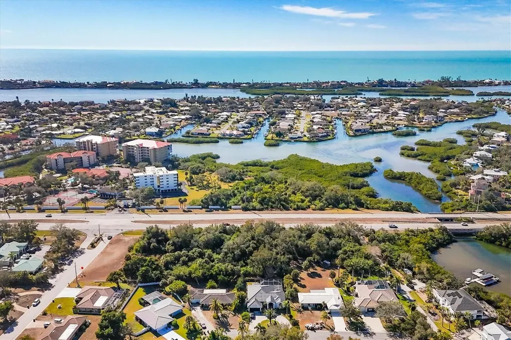 2099 S Tamiami Trail N Osprey FL 34229