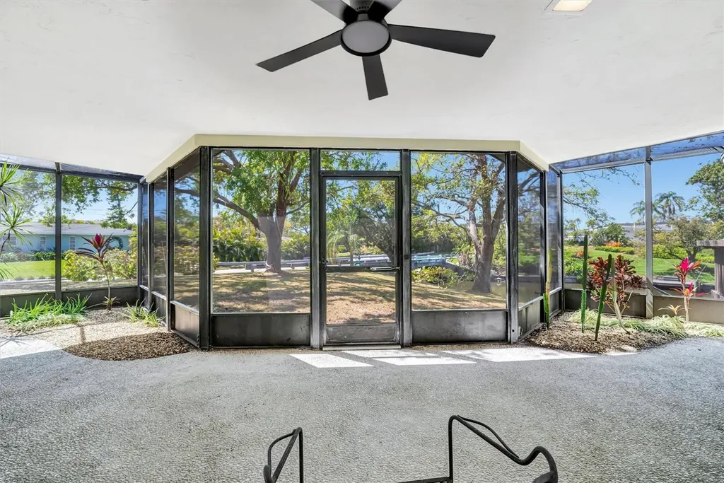 3428 Mineola Drive Sarasota FL 34239